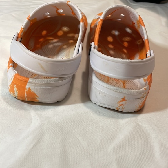 Orange white tie dye look 🍊 - Picture 3 of 5